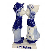 Delft Blue Kissing Couples