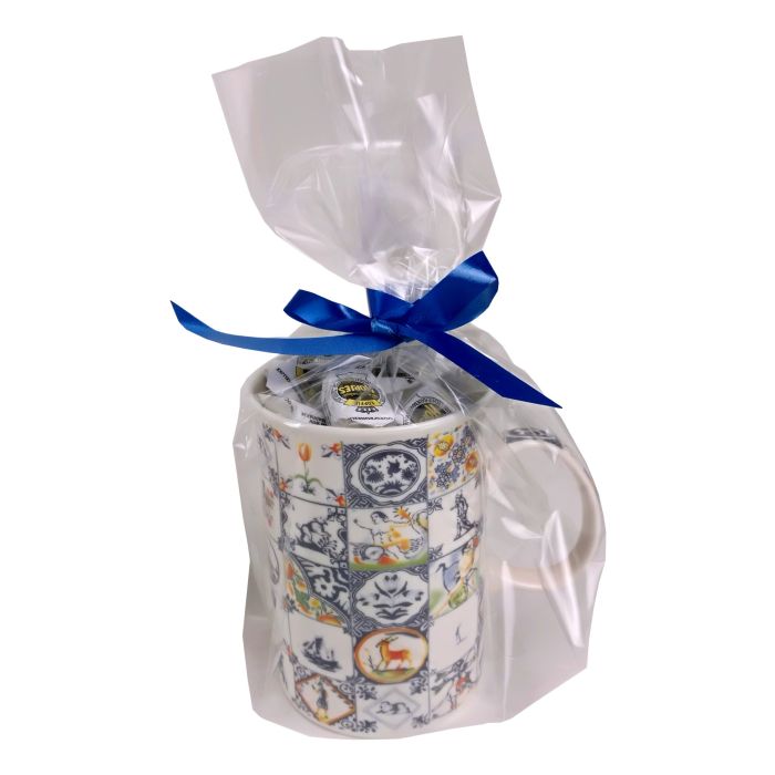 Hague Hops in Mug Girl with Pearl (vermeer) 