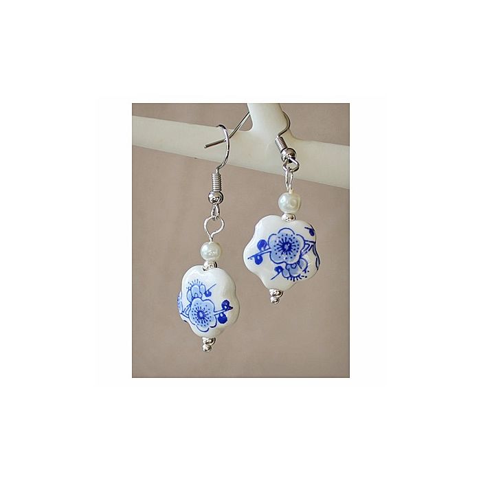 Set delftblue flower earrings with glass pearl