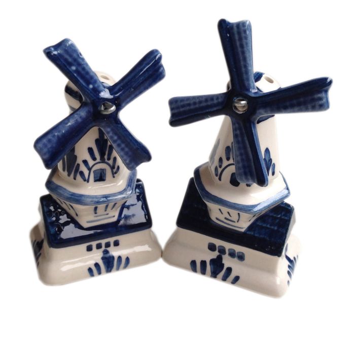Salt and pepper shakers windmill in transparant giftbox