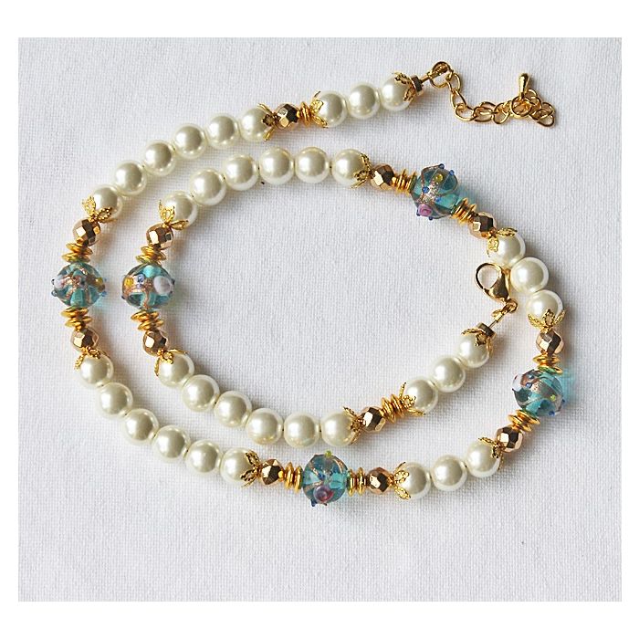 Ketting zacht witte glasparels met lampwork kralen