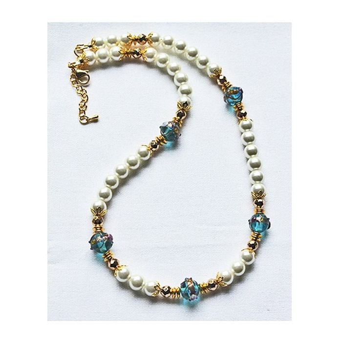 Ketting zacht witte glasparels met lampwork kralen