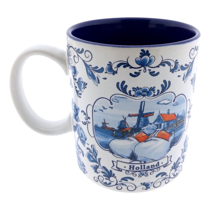 Kissing Couple Coffee Mug