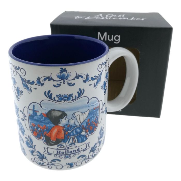 Kissing Couple Coffee Mug