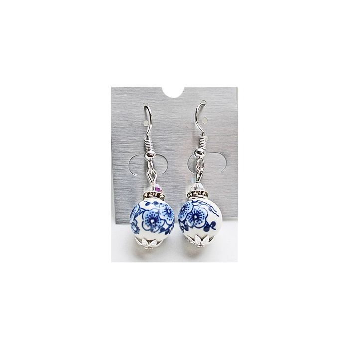 Oorbellen delftsblauw met zilverkleurig strass kraaltje 