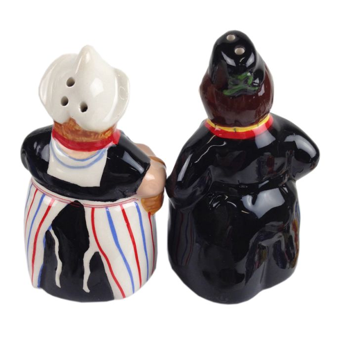 Salt and pepper shakers Volendam Couple