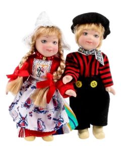 Poppen in Volendamse klederdracht, Rood