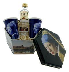 Drink Set "Girl with Pearl"