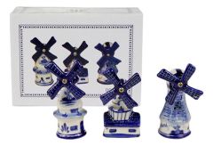 Set with "3 Mills"