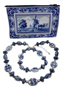 Delft Blue Duchess Jewelry Set with Pouch