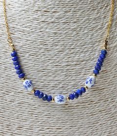 Necklace with darkblue facetted Jasper beads and delftblue beads