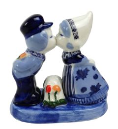 Kissing Couple in box, 8cm 