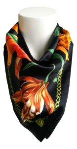 Neck scarf "Tulip Chain"