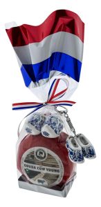 Cheese gift in a Dutch bag