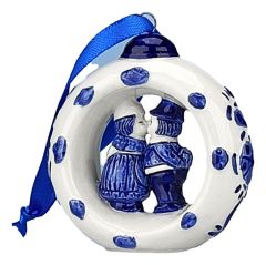 Christmas Ornament Ring with Kissing Couple - Delft Blue