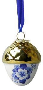 Christmas pendant "Nut" with golden cap