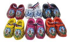 Set van 6 gekleurde houten klompjes Holland - 6cm