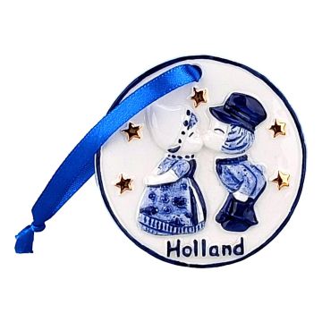 Ceramic Christmas ornament coin – kissing couple (Delft Blue/Gold)
