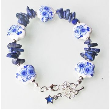 Delftsblauwe armband Bloem met Lapis Lazuli kralen