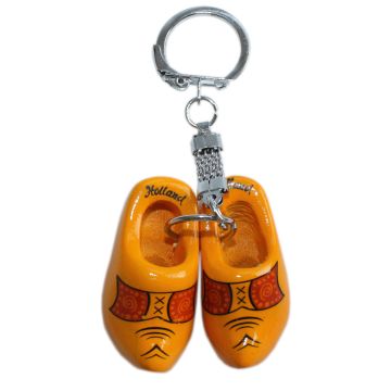 Sleutelhanger 2 houten boerengele klompjes