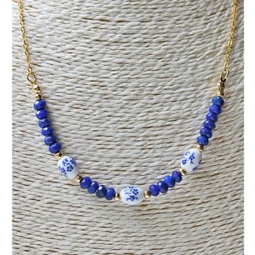 Ketting met donkerblauwe, facetgeslepen Jaspis en delftsblauwe kralen