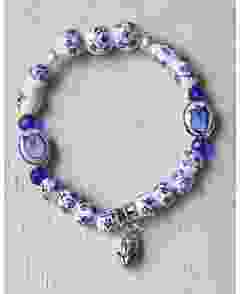 Bracelet delftblue beads with tulipbeads and charm.