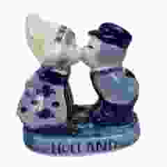 Kussend paartje in doosje, 6 cm 