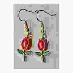 Oorbellen rood met groene tulpjes