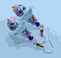 Set delftblue earrings with different bead caps