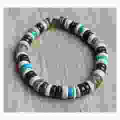 Surfer bracelet with turquois colored beads and coconut beads