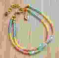 Armband dubbele rij Miyuki 3mm kralen in vier kleuren met bedel