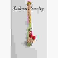 Rode tulphanger aan goudkleurige ketting