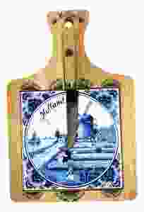 Kaasplank met kaasmes, molen