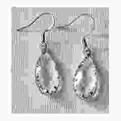 Facetgeslepen kristal druppel oorbellen, goudkleurige setting