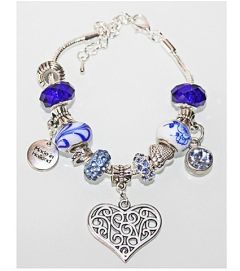 Armband met delftsblauwe en andere kralen