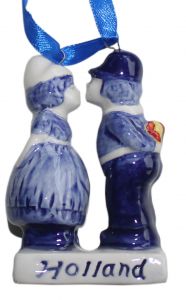 Kersthanger Kussend paar