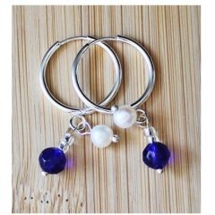 Silverplated roestvrij stalen huggie hoops met pareltje en facetgeslepen kraaltje