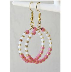 Ronde oorbellen met 4mm Miyuki kralen roze en wit met goudkleur