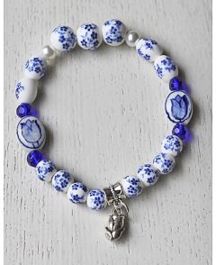 Bracelet delftblue beads with tulipbeads and charm.