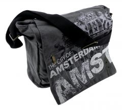 Robin Ruth Alex L Amsterdam Grijs