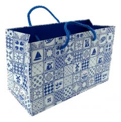 Deluxe sturdy paper Delft Blue decorated gift bag, Small