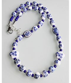 Delftblue necklace, beads with small flowers. Length 45cm/21.25 inch.