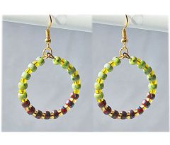 Hoop earrings with Miyuki picasso seedbeads in red and green.