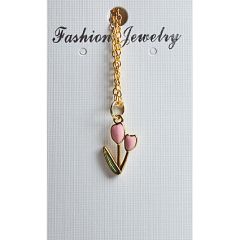 Roze tulphanger aan een goudkleurige ketting