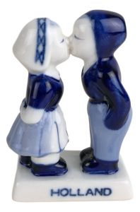 Kussend Paar op Voetje 11 cm