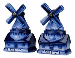 Salt and Pepper shakers Blue Mill