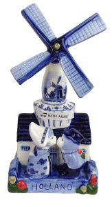 Muziekmolen met Kussend Paar