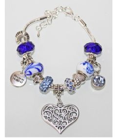 Armband met delftsblauwe en andere kralen