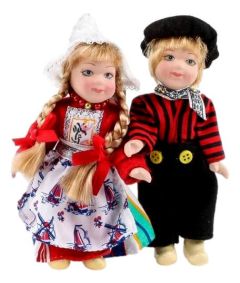 Poppen in Volendamse klederdracht, Rood