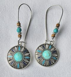 Oorbellen met opengewerkte ronde hanger